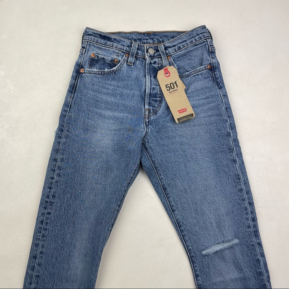 NWT Levi’s 501 High Rise Ass Rip / Butt Rip Jeans - Picture 2 of 8